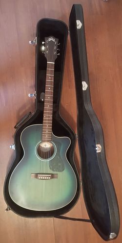 GUILD OM240CE BLUE BURST ACOUSTIC ELECTRIC GUITAR WITH HARD SHELL ROAD RUNNER CASE - MINT CONDITION !!!