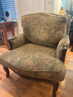 COZY READING CHAIR - GREEN TAPESTRY.