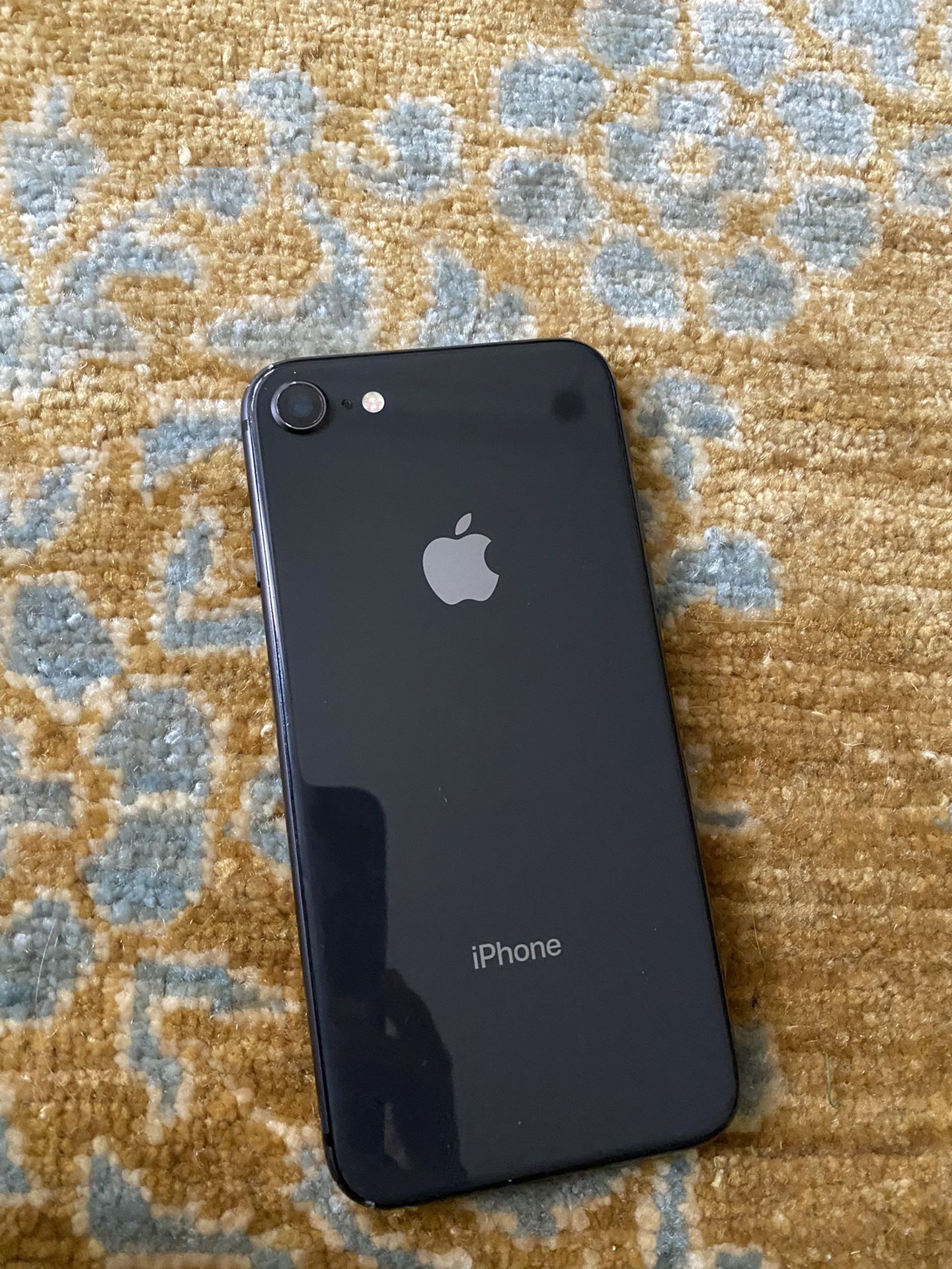 iPhone 8 Almost Perfect Condition 