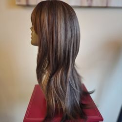 Brunette Highlights/Lowlights Layered 28" Wig NEW
