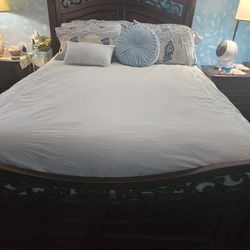 Queen Size Sleigh Bed