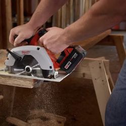 Milwaukee Circular Saw 6 1/2   Tool only (New)