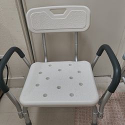 Shower Chairs Barely Used 20$o.B.o