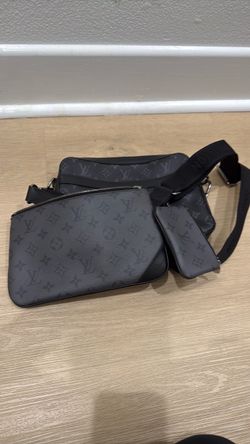 Louis Vuitton trio messenger
