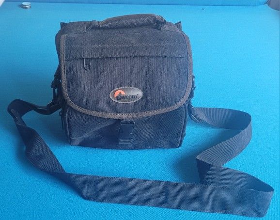 Lowepro Nova Mini Camera Bag, Black, Versatile Roomy Shoulder Strap Adjustable