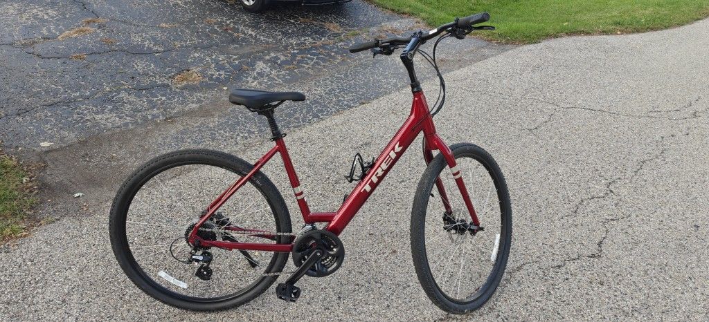 Trek Verve 2 Gen 4 size M used just a few times. Upright, comfortable city bike
