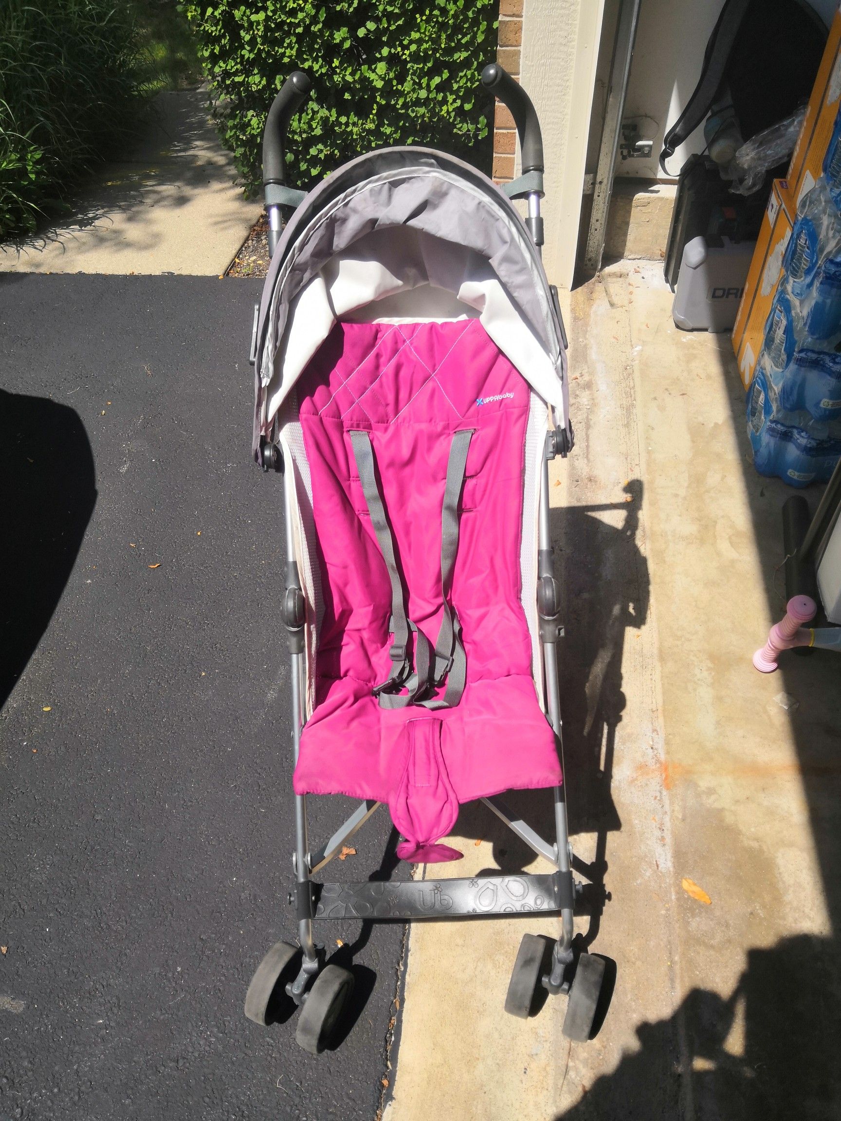 Uppababy G-lite and another umbrella stroller
