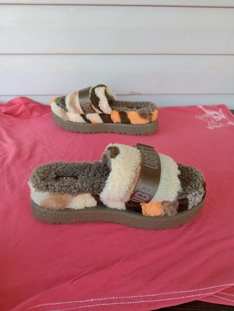 UGG CALI COLLAGE FLUFFITA SHEEPSKIN FLUFF PLATFORM SANDALS