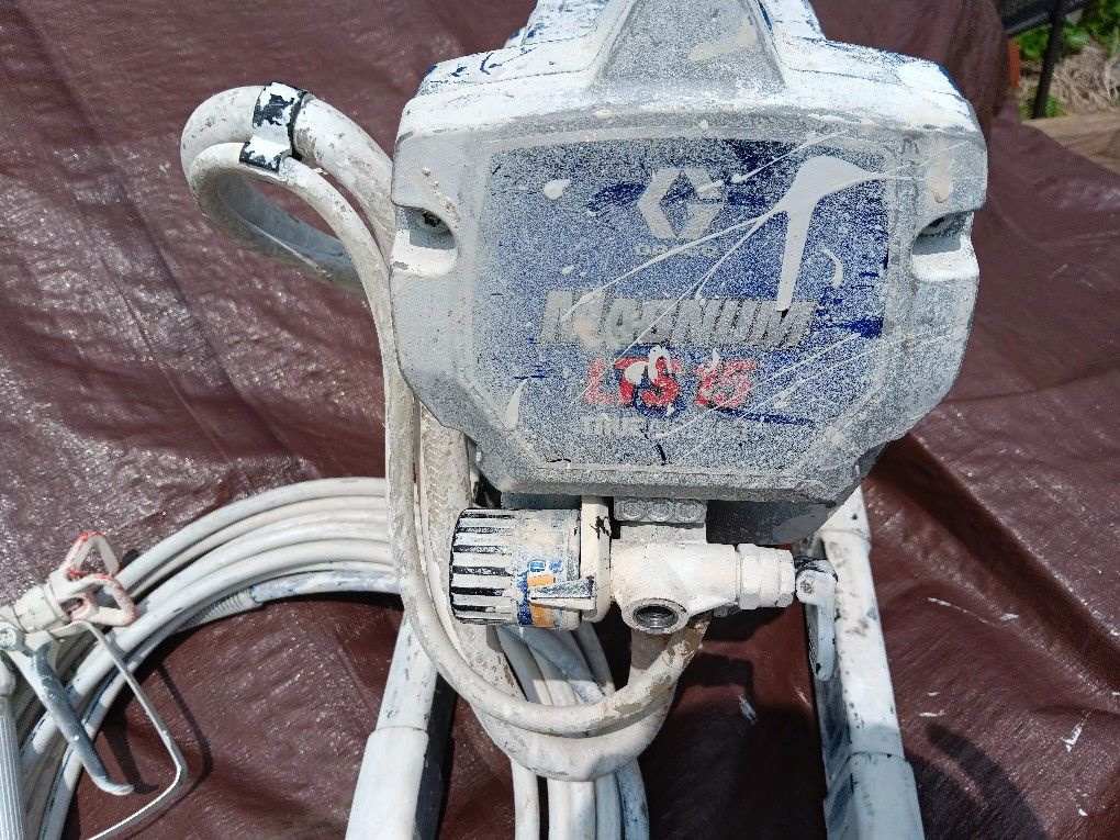 GRACO Magnum LTS 15 True Airless Paint Sprayer for Sale in Gloucstr City, NJ OfferUp