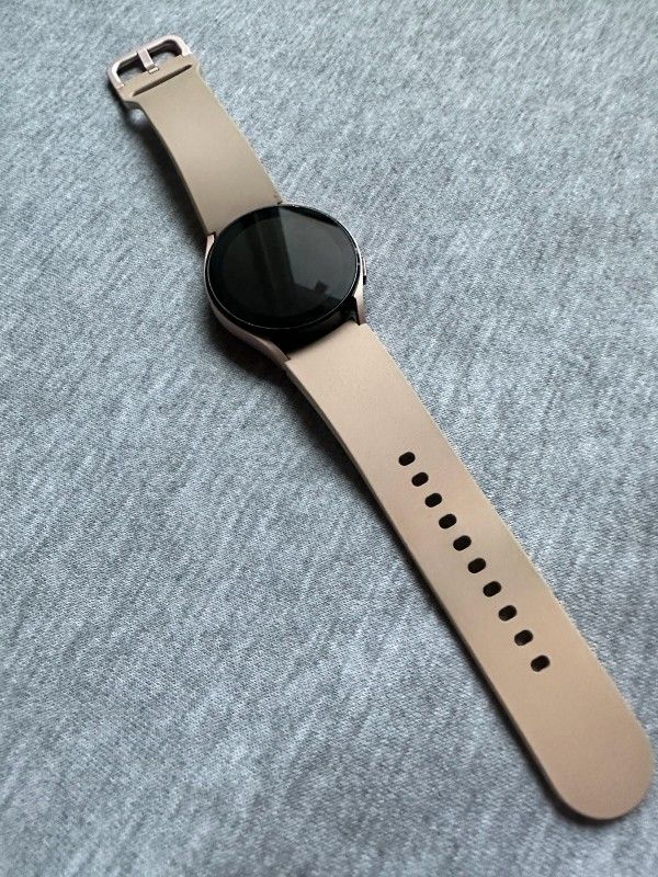 Galaxy Watch 4 With Charger 