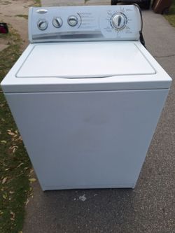 Lavadora whirlpool  trabaja muy bien y en muy buenas condiciones y muy limpia con una semana de garantía.