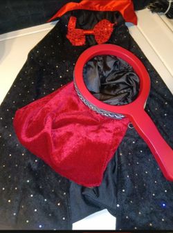 Melissa and Doug magician's cape ages 3 to 6 includes magic bag