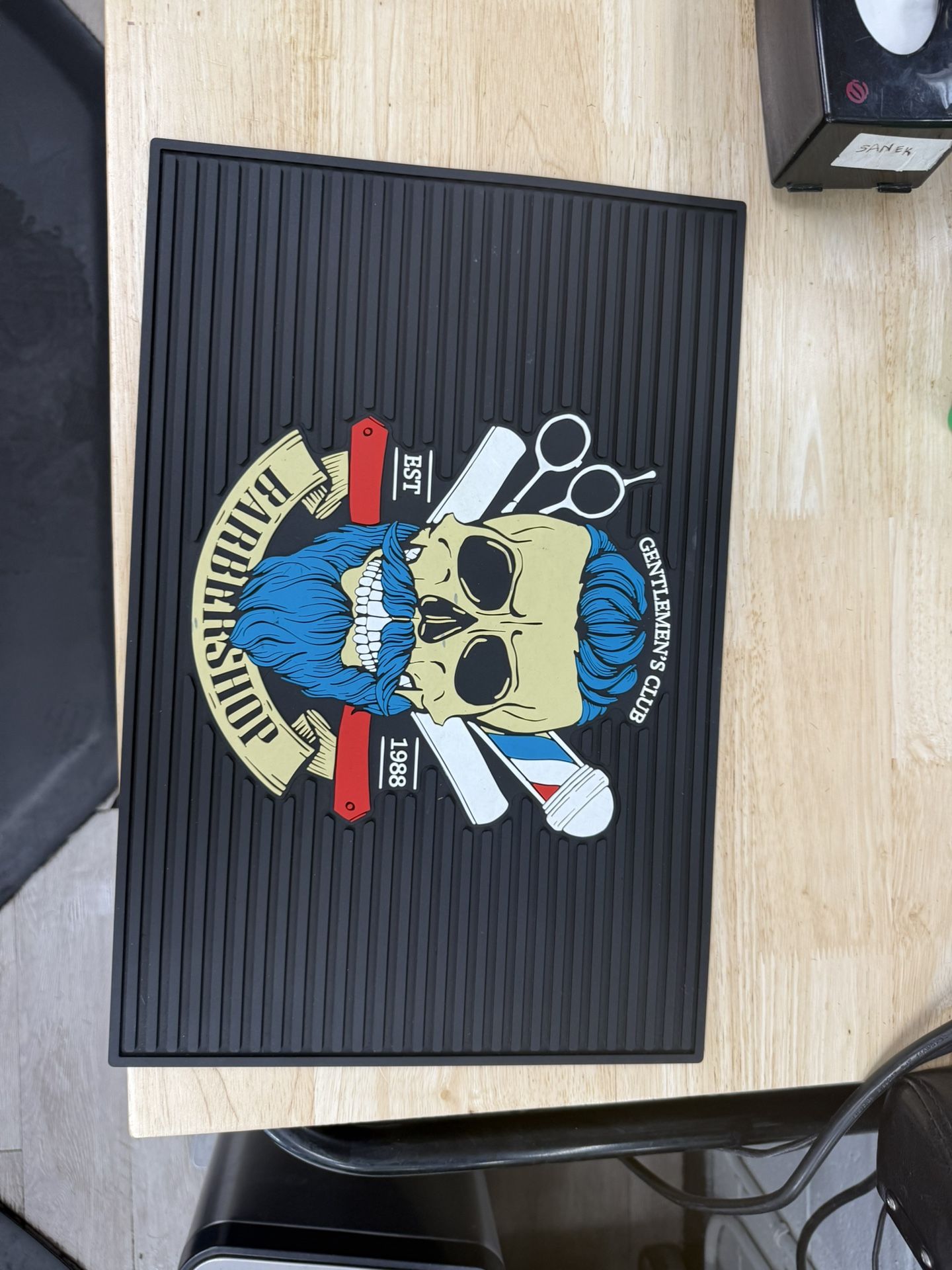 BARBER SHOP GENTLEMENT'S CLUB RUBBER TOOL MAT