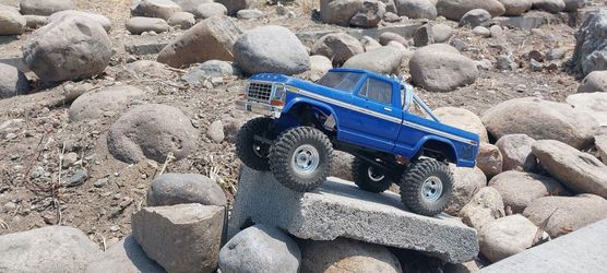 Traxxas trx4m Ford truck crawler/trail rider with Injora upgrades