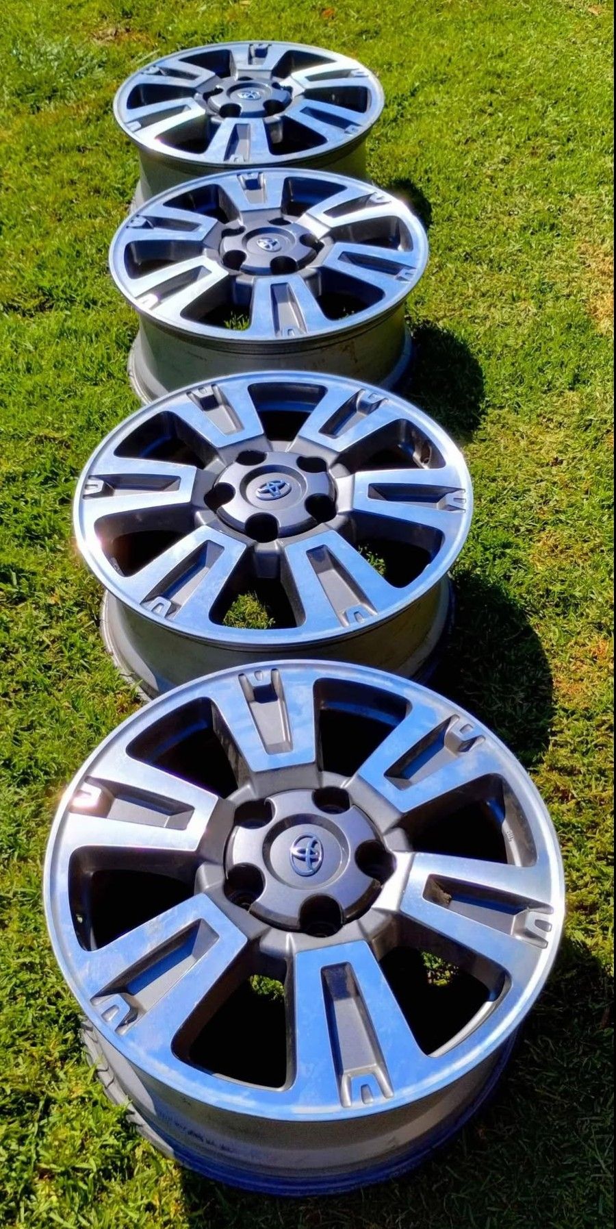 TOYOTA TUNDRA PLATINUM 20" LIKE NEW WHEELS FOR ANY TUNDRA SEQUOIA LAND CRUISER OR LEXUS LX 570 WITH 5LUGS