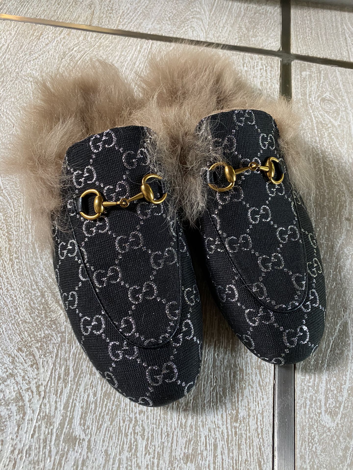YES! AVAILABLE!!! NEW Women’s GUCCI wool slides, shoes, size 41 US size 9-10 selling due to fit issue