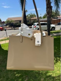 TORY BURCH PURSE AND WALLET