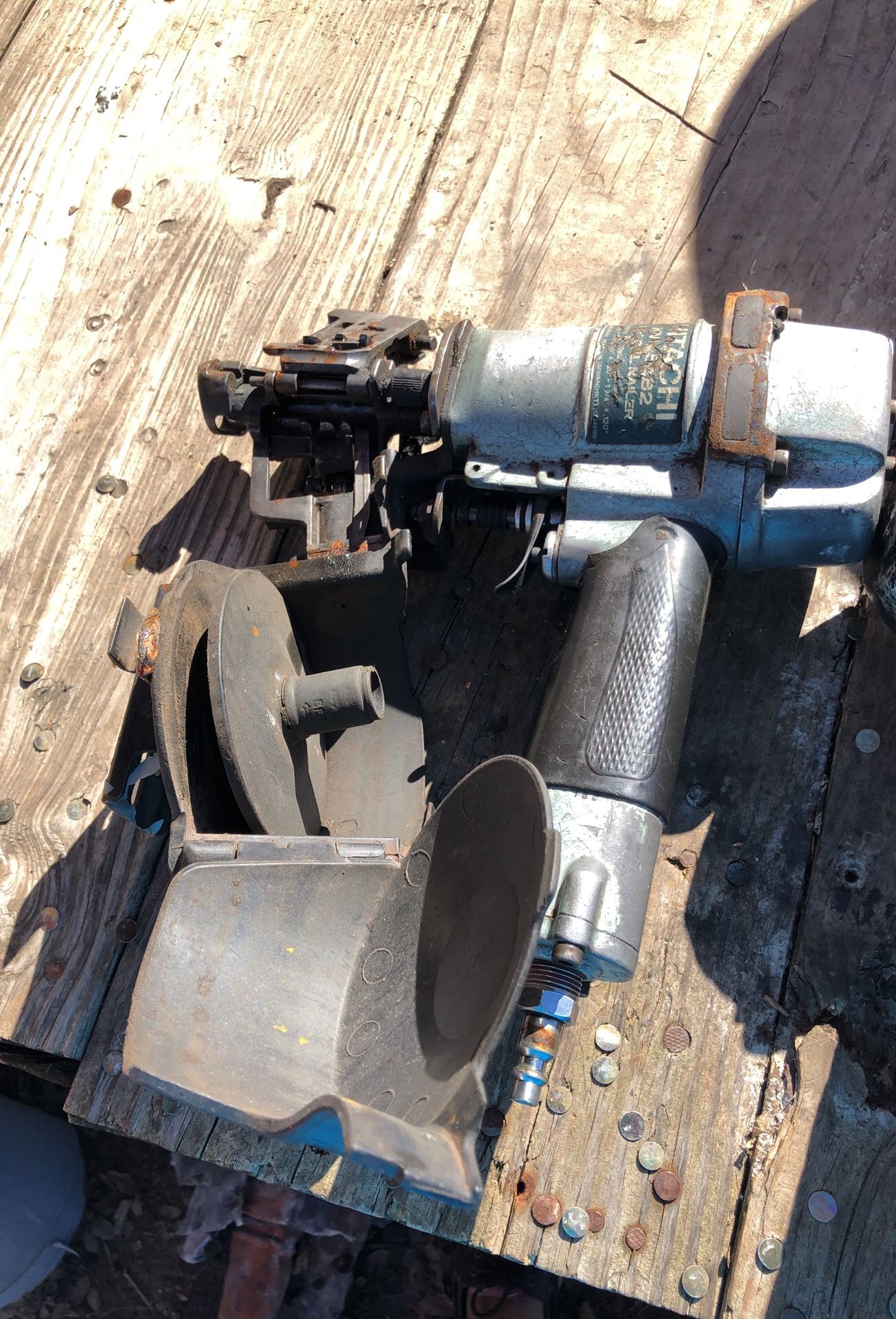 Hitachi and Bostitch roofing gun pistolas de roofing. for Sale in Fort