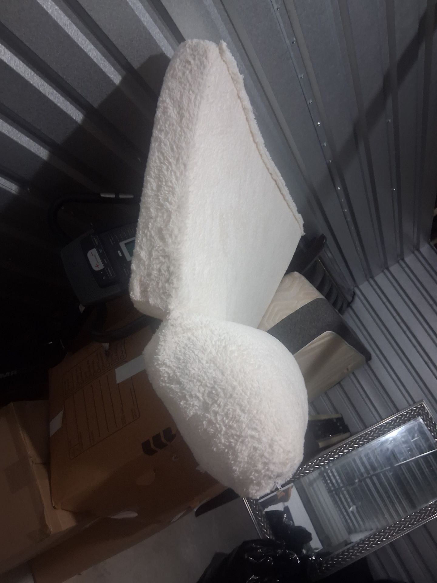 Large dog bed or gamer floor chair