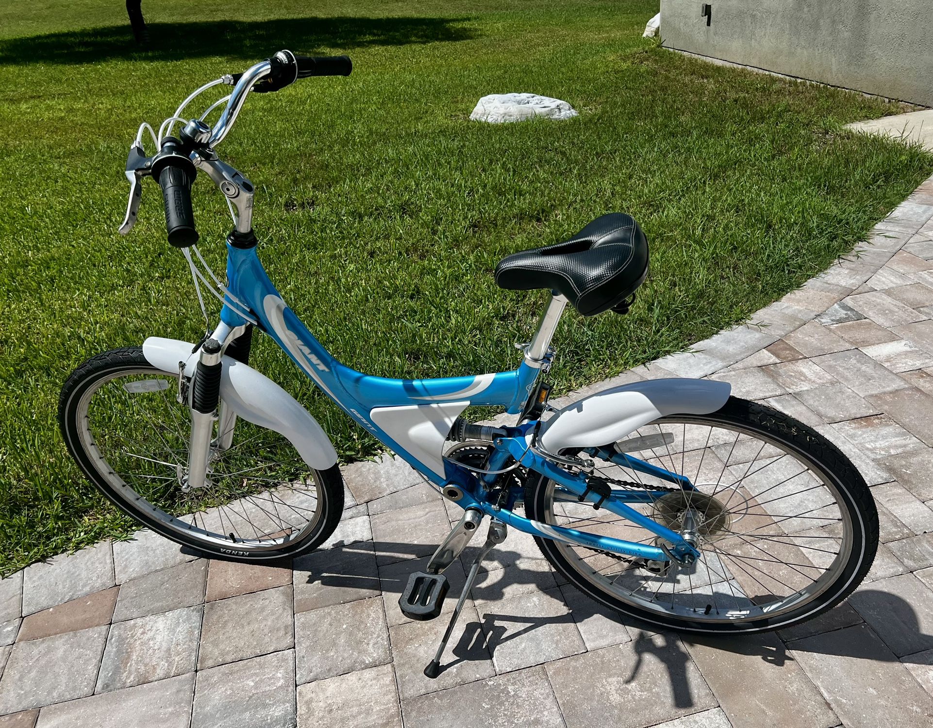 Giant Protege Bicycle 