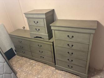 Queen Bedroom Set