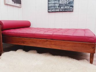French Style Custom Daybed Leather Fainting Sofa. 