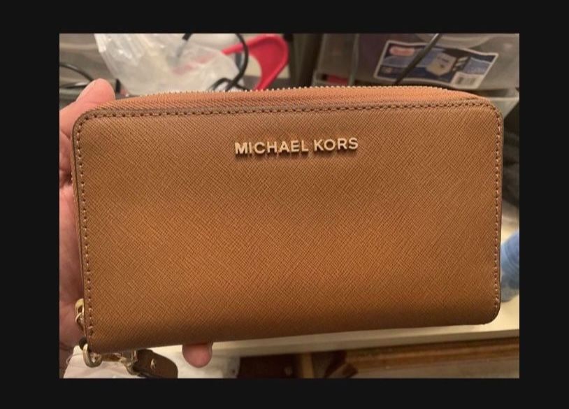 Brand New Michael Kors Wallet