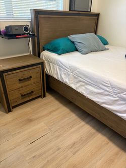 QUEEN BED AND NIGHTSTAND WITH 2 DRAWERS
