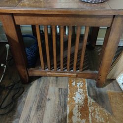 Set of very sturdy and heavy coffee tables $25 for both Dos mesas muy pesadas y fuertes $250