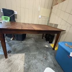 Dinning Room Table 66in L x 43.5in W x 31in H Golden Oak Brown