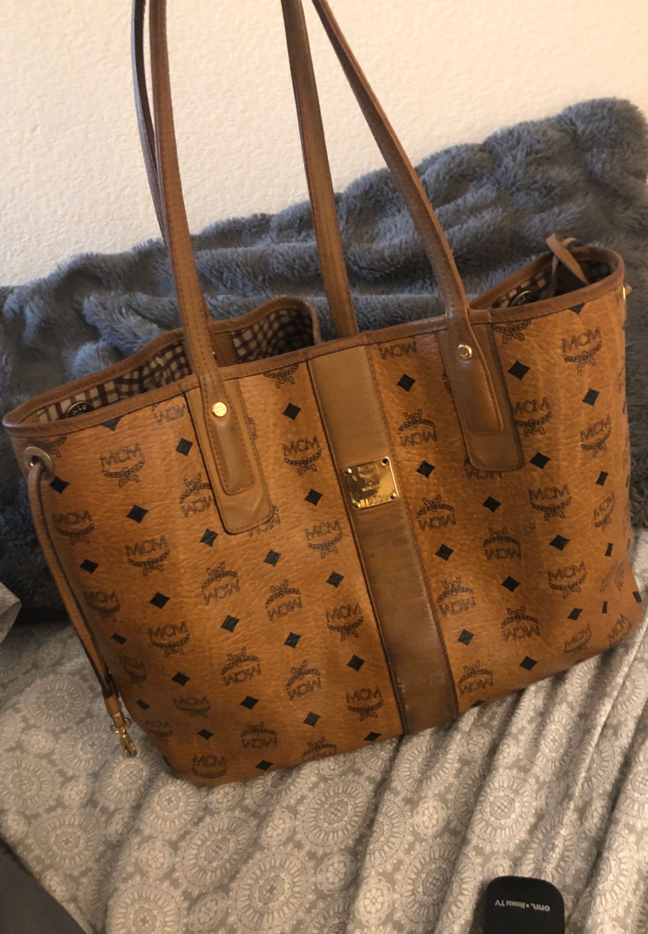 MCM Pink Tote Bag With Matching Wallet for Sale in Las Vegas, NV - OfferUp
