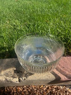 Large ribbed bowl 25.00 Foxchase chip on glass