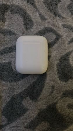 AirPods Generation 1 (READ DESCRIPTION)