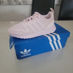 Shoea Adidas Size 1