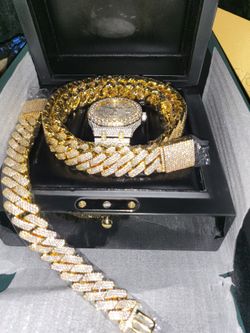 VVS1 MOISSANITE CUBAN LINK 18MM 22INCH 