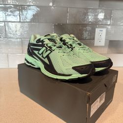 Mint Green Newbalance
