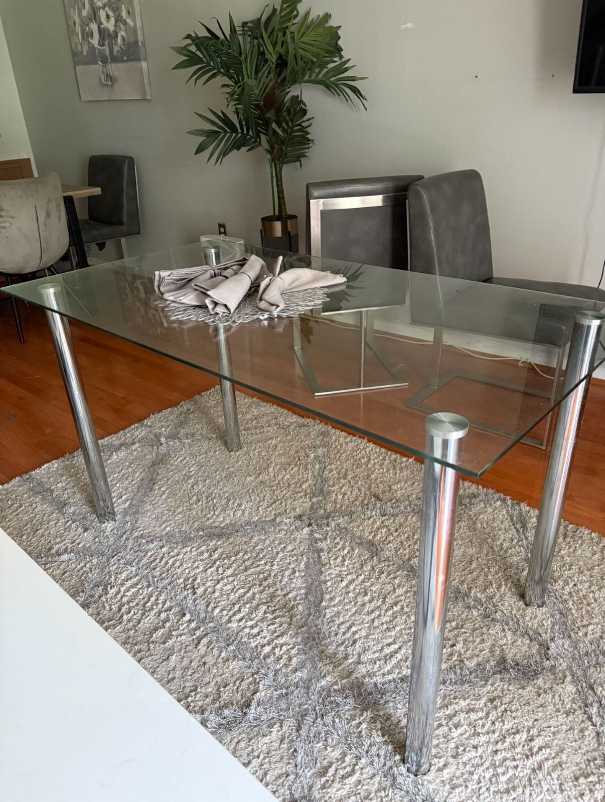 Tempered Glass Dining Room Table 