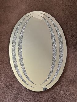 NIB Gorgeous Crushed Crystal Bling Oval Mirror