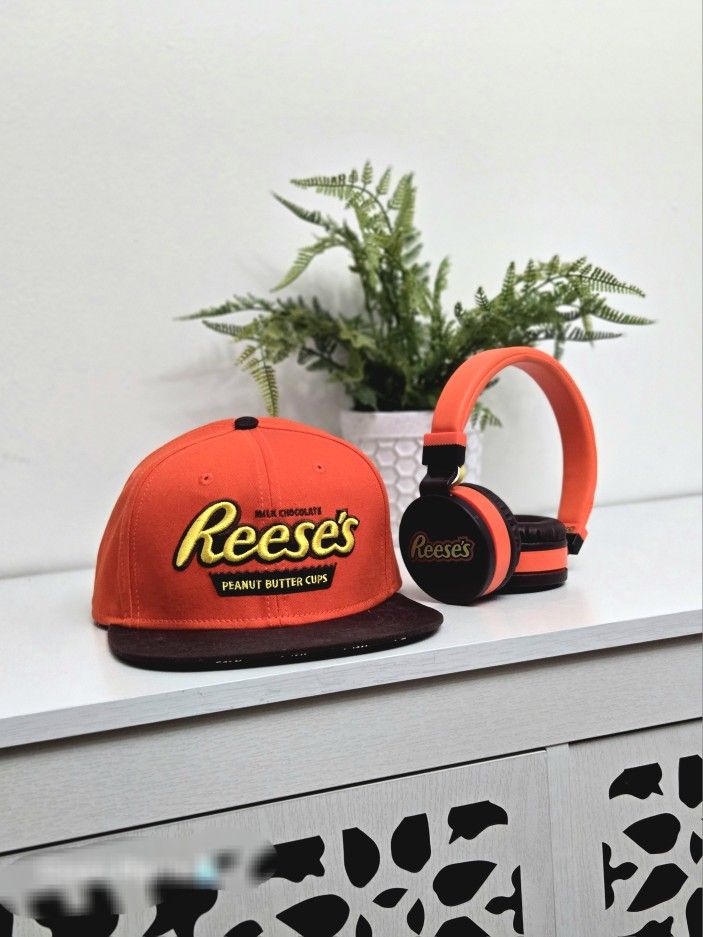 Reese's Hat+Headphone Set