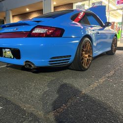 Porsche Carrera 4s