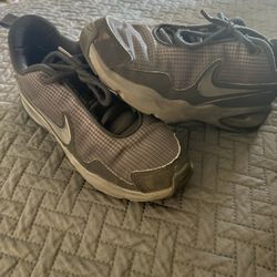 Youth 4.5 Nike Shoes