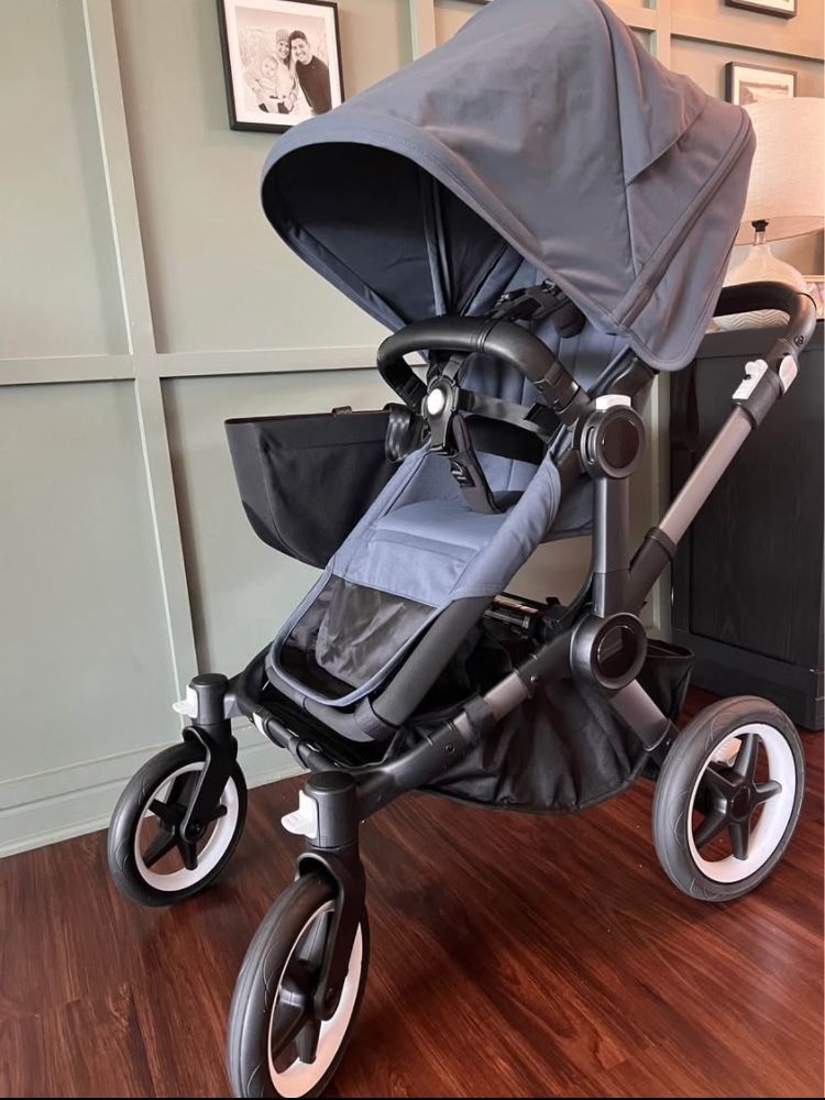 Practically Brand New 2024 Bugaboo Donkey 5 Mono to Duo...