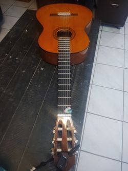Yamaha C40 Acoustic Guitar