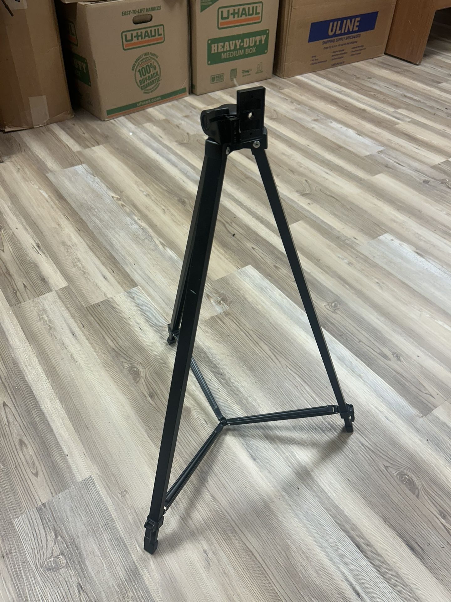 Adjustable Lightweight Tripod Stand