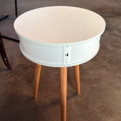 Blue Tooth Speaker Table