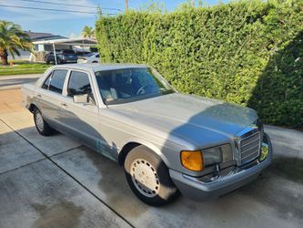 Mercedes benz 300 se 1988