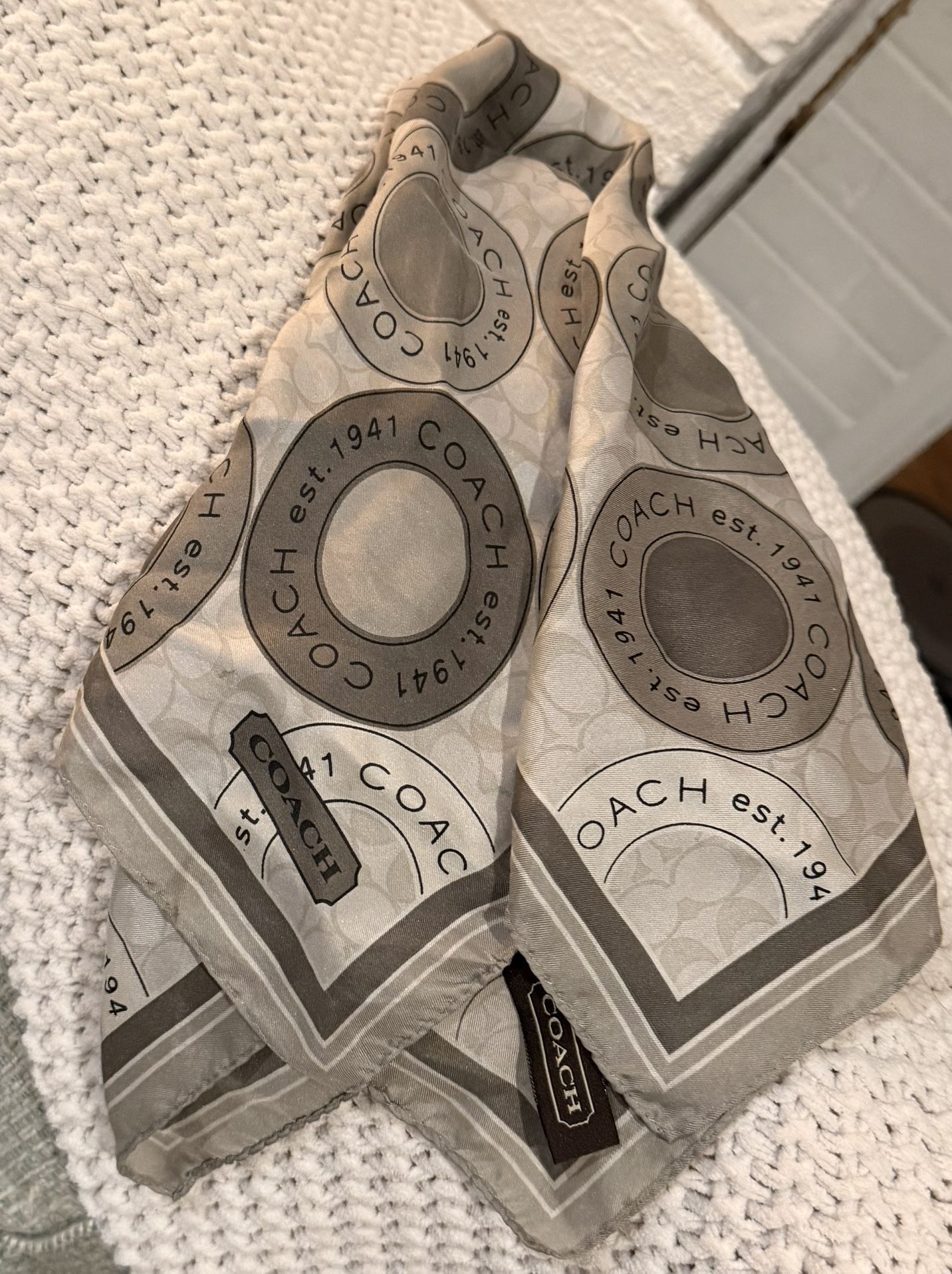 Coach signature Print Square Scarf 