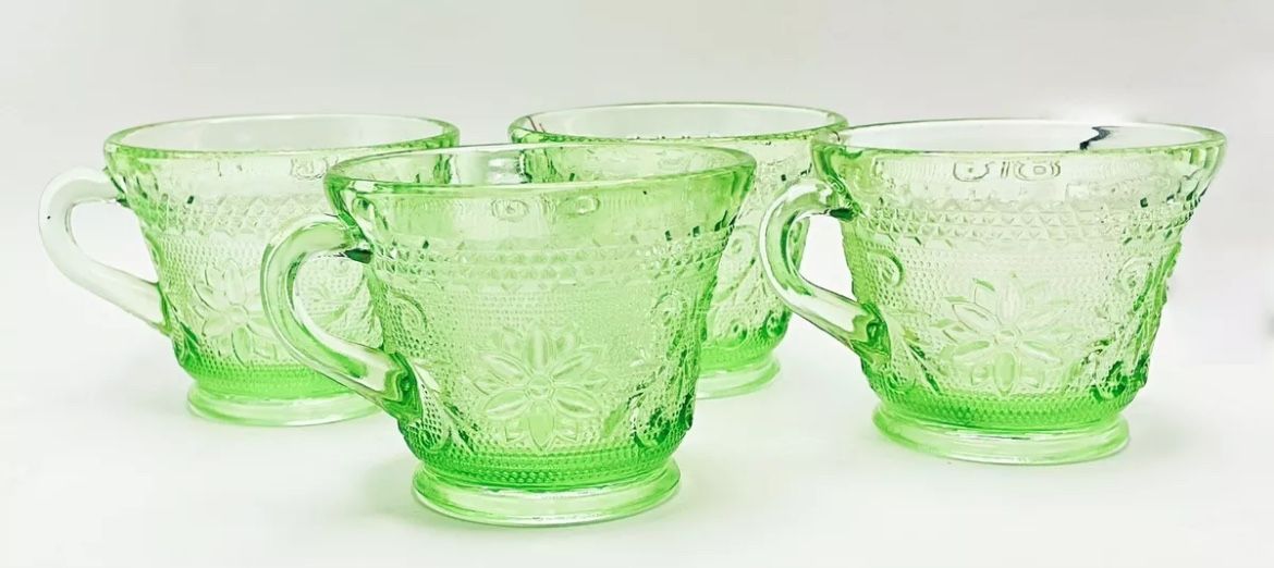 Set Of 4 Vintage Green Depression Uranium Glass Tea Punch Cups