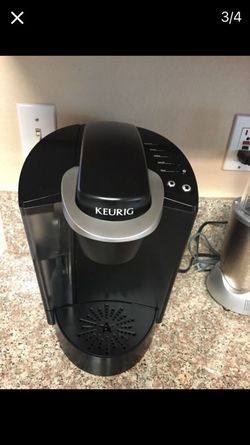 KEURIG COFFEE MAKER