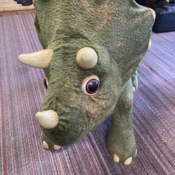 Kota dinosaur triceratops